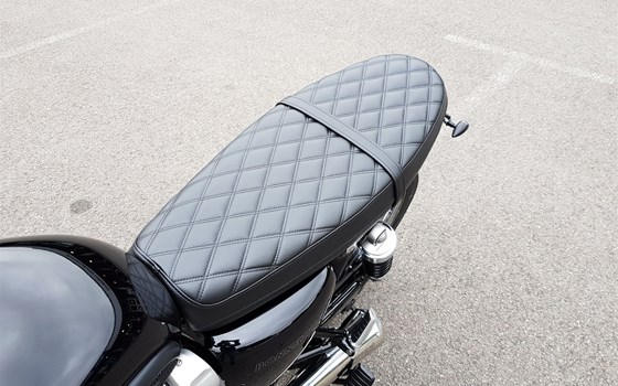 Umgebautes Motorrad Triumph Bonneville T120 von Motorradhaus Löhmer GmbH - Bild 6 Umgebautes Motorrad Triumph Bonneville T120 von Motorradhaus Löhmer GmbH - Bild 6