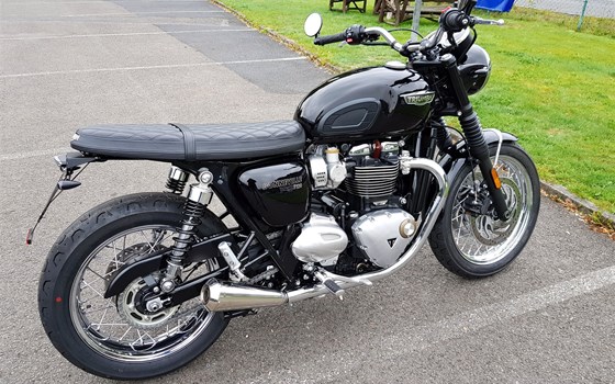 Umgebautes Motorrad Triumph Bonneville T120 von Motorradhaus Löhmer GmbH - Bild 8 Umgebautes Motorrad Triumph Bonneville T120 von Motorradhaus Löhmer GmbH - Bild 8