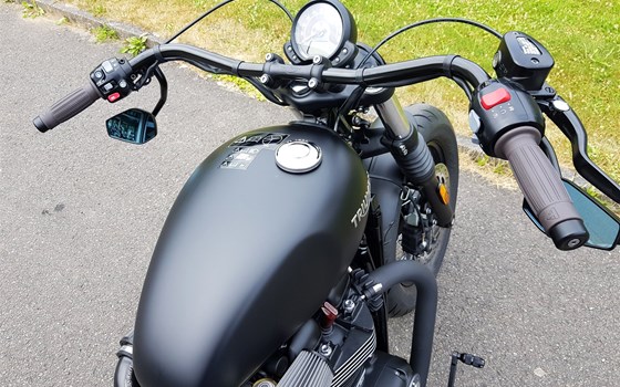 Umgebautes Motorrad Triumph Bonneville Bobber Black von Motorradhaus Löhmer GmbH - Bild 7 Umgebautes Motorrad Triumph Bonneville Bobber Black von Motorradhaus Löhmer GmbH - Bild 7