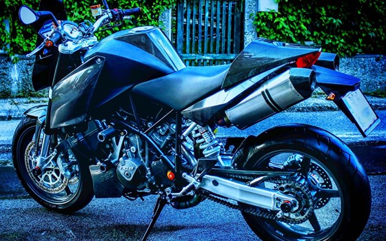 Umgebautes Motorrad KTM 990 Super Duke von Schoenwetterfreund - Bild 7 Umgebautes Motorrad KTM 990 Super Duke von Schoenwetterfreund - Bild 7