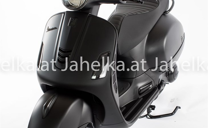 Details zum Custom-Bike Vespa GTS 300 Super Notte des Händlers Jahelka  Zweirad Gmbh & Co KG