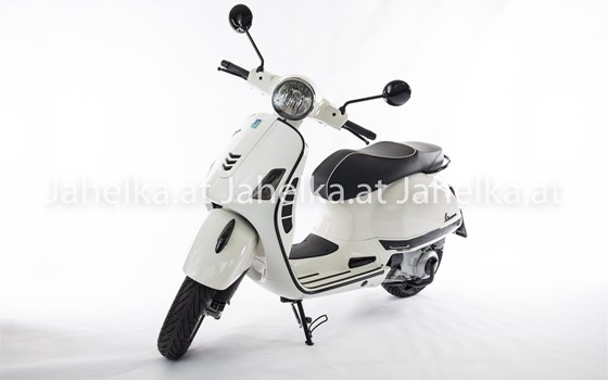 Umgebautes Motorrad Vespa GTS 300 i.e. Super von Jahelka Zweirad GmbH - Bild 1 Umgebautes Motorrad Vespa GTS 300 i.e. Super von Jahelka Zweirad GmbH - Bild 1