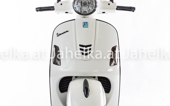 Umgebautes Motorrad Vespa GTS 300 i.e. Super von Jahelka Zweirad GmbH - Bild 3 Umgebautes Motorrad Vespa GTS 300 i.e. Super von Jahelka Zweirad GmbH - Bild 3