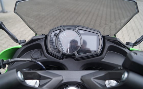 Umgebautes Motorrad Kawasaki Ninja 650 KRT von Rolf Berentelg GmbH & Co.KG - Bild 10 Umgebautes Motorrad Kawasaki Ninja 650 KRT von Rolf Berentelg GmbH & Co.KG - Bild 10