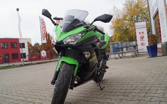 Umgebautes Motorrad Kawasaki Ninja 650 KRT von Rolf Berentelg GmbH & Co.KG - Bild 12 Umgebautes Motorrad Kawasaki Ninja 650 KRT von Rolf Berentelg GmbH & Co.KG - Bild 12