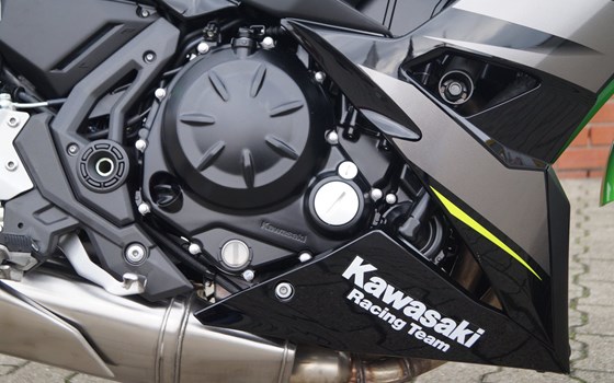 Umgebautes Motorrad Kawasaki Ninja 650 KRT von Rolf Berentelg GmbH & Co.KG - Bild 2 Umgebautes Motorrad Kawasaki Ninja 650 KRT von Rolf Berentelg GmbH & Co.KG - Bild 2