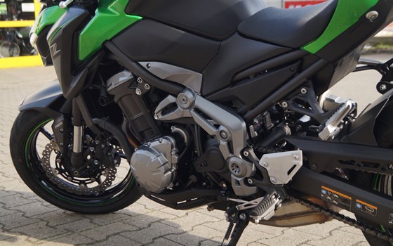 Umgebautes Motorrad Kawasaki Z900 von Rolf Berentelg GmbH & Co.KG - Bild 6 Umgebautes Motorrad Kawasaki Z900 von Rolf Berentelg GmbH & Co.KG - Bild 6