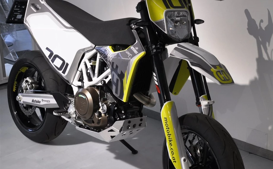 Umbgebautes Motorrad Husqvarna 701 Supermoto Bild 3: Umbgebautes Motorrad Husqvarna 701 Supermoto