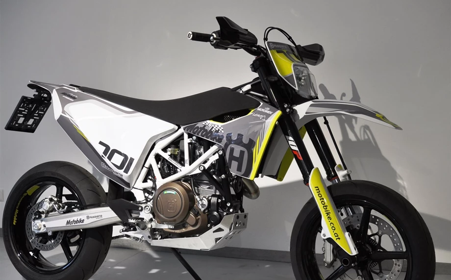 Umbgebautes Motorrad Husqvarna 701 Supermoto Bild 2: Umbgebautes Motorrad Husqvarna 701 Supermoto