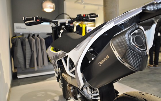 Umgebautes Motorrad Husqvarna 701 Supermoto von Motobike Handels GmbH - Bild 4