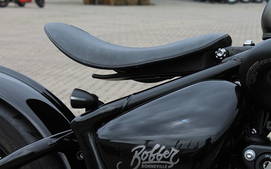 Umgebautes Motorrad Triumph Bonneville Bobber von Stärker-Profil GmbH - Bild 6 Umgebautes Motorrad Triumph Bonneville Bobber von Stärker-Profil GmbH - Bild 6