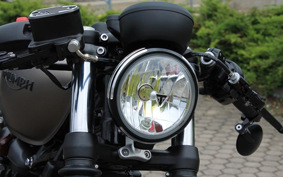 Umgebautes Motorrad Triumph Bonneville Bobber von Stärker-Profil GmbH - Bild 7 Umgebautes Motorrad Triumph Bonneville Bobber von Stärker-Profil GmbH - Bild 7