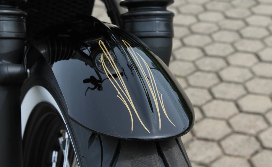 Umbgebautes Motorrad Triumph Bonneville Bobber Bild 11: Umbgebautes Motorrad Triumph Bonneville Bobber