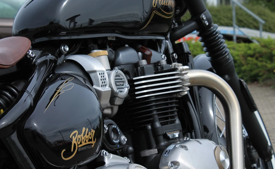 Umbgebautes Motorrad Triumph Bonneville Bobber Bild 15: Umbgebautes Motorrad Triumph Bonneville Bobber