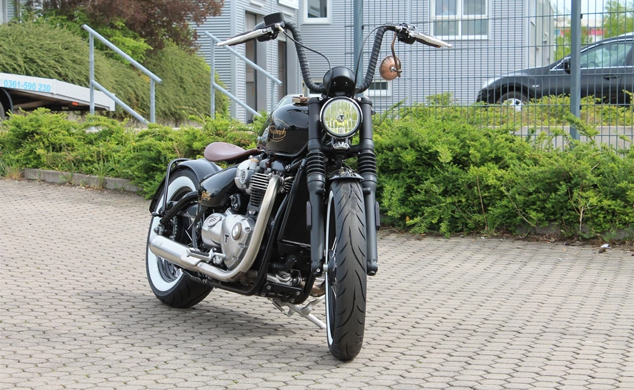 Umbgebautes Motorrad Triumph Bonneville Bobber Bild 19: Umbgebautes Motorrad Triumph Bonneville Bobber