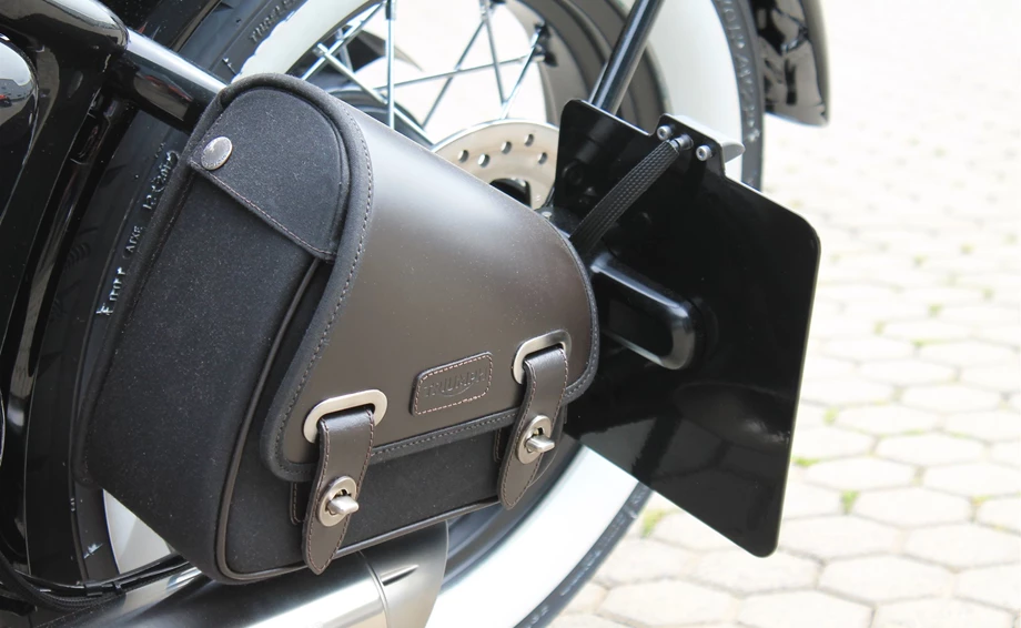 Umbgebautes Motorrad Triumph Bonneville Bobber Bild 7: Umbgebautes Motorrad Triumph Bonneville Bobber