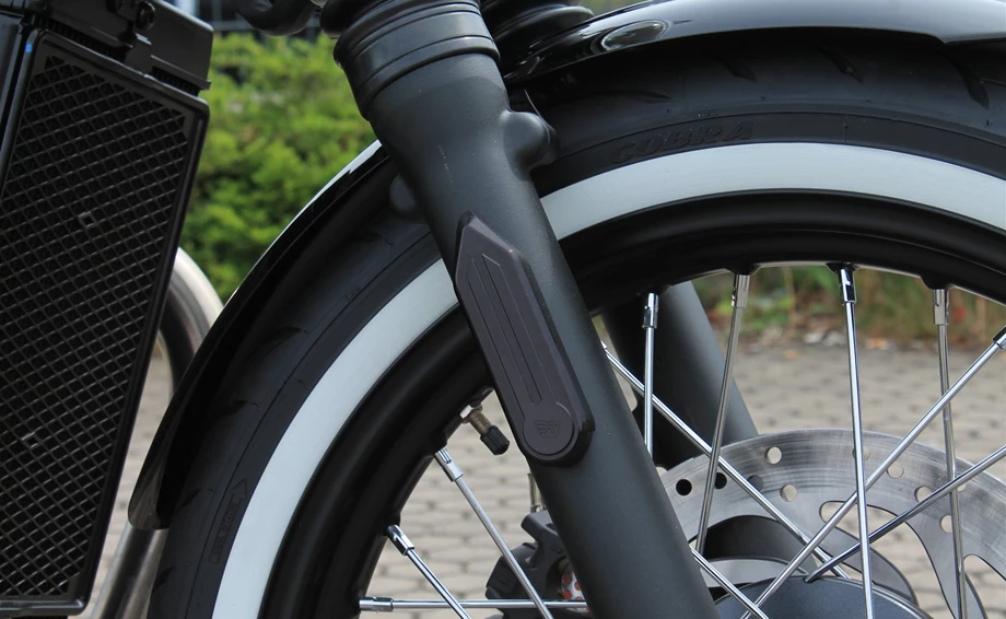 Umbgebautes Motorrad Triumph Bonneville Bobber Bild 9: Umbgebautes Motorrad Triumph Bonneville Bobber