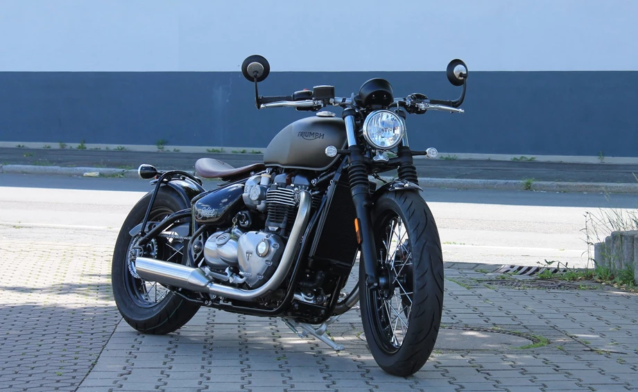 Umbgebautes Motorrad Triumph Bonneville Bobber Bild 6: Umbgebautes Motorrad Triumph Bonneville Bobber