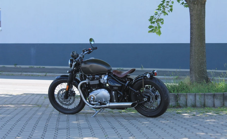 Umbgebautes Motorrad Triumph Bonneville Bobber Bild 7: Umbgebautes Motorrad Triumph Bonneville Bobber