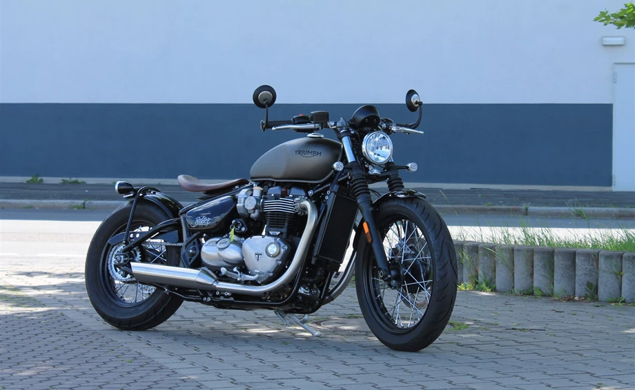 Umbgebautes Motorrad Triumph Bonneville Bobber Bild 8: Umbgebautes Motorrad Triumph Bonneville Bobber