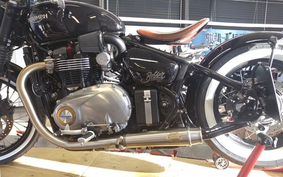 Umgebautes Motorrad Triumph Bonneville Bobber von Stärker-Profil GmbH - Bild 1 Umgebautes Motorrad Triumph Bonneville Bobber von Stärker-Profil GmbH - Bild 1