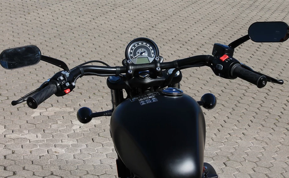 Umbgebautes Motorrad Triumph Bonneville Bobber Black Bild 1: Umbgebautes Motorrad Triumph Bonneville Bobber Black
