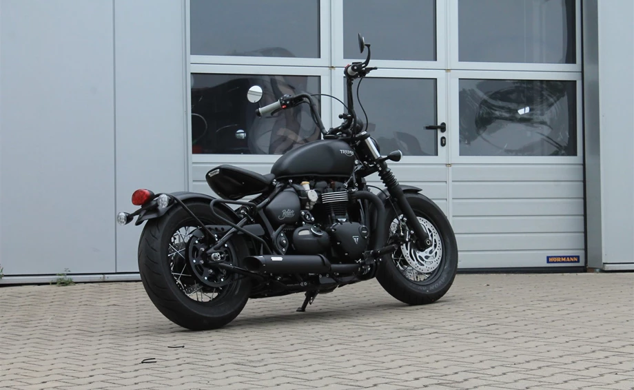 Umbgebautes Motorrad Triumph Bonneville Bobber Black Bild 2: Umbgebautes Motorrad Triumph Bonneville Bobber Black