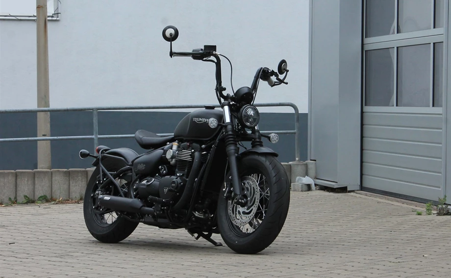 Umbgebautes Motorrad Triumph Bonneville Bobber Black Bild 1: Umbgebautes Motorrad Triumph Bonneville Bobber Black