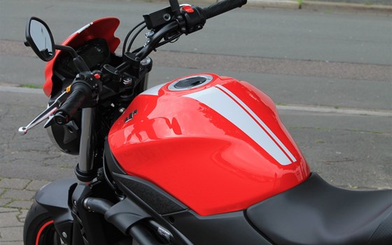 Umgebautes Motorrad Suzuki SV650 von Stärker-Profil GmbH - Bild 7 Umgebautes Motorrad Suzuki SV650 von Stärker-Profil GmbH - Bild 7
