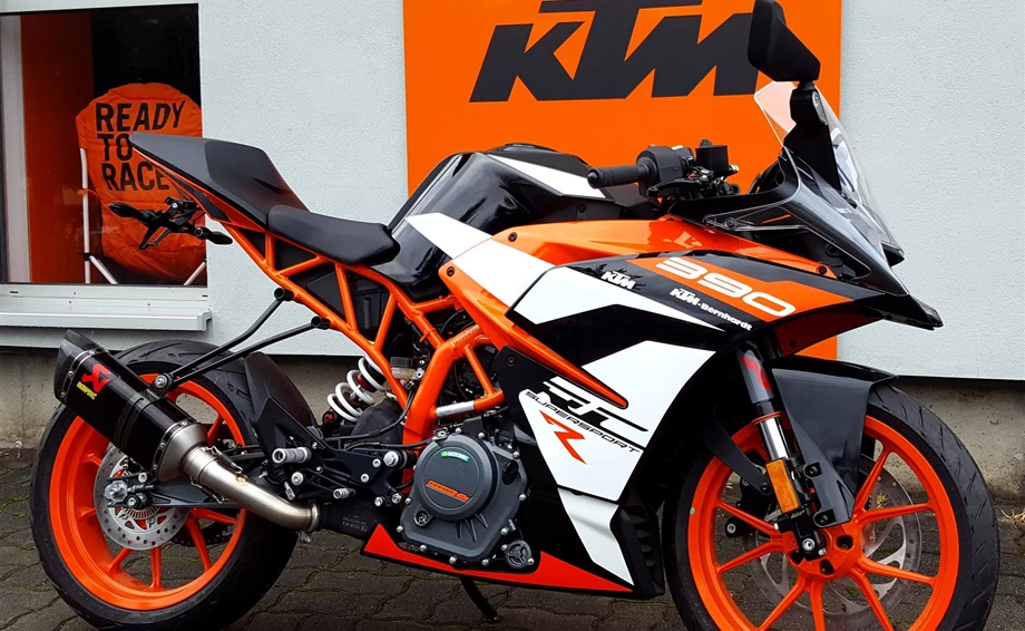 Umbgebautes Motorrad KTM RC 390 Bild 1: Umbgebautes Motorrad KTM RC 390
