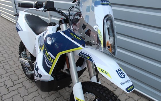 Umgebautes Motorrad Husqvarna 701 Enduro von Bräuer Motorradsport KG - Bild 3 Umgebautes Motorrad Husqvarna 701 Enduro von Bräuer Motorradsport KG - Bild 3
