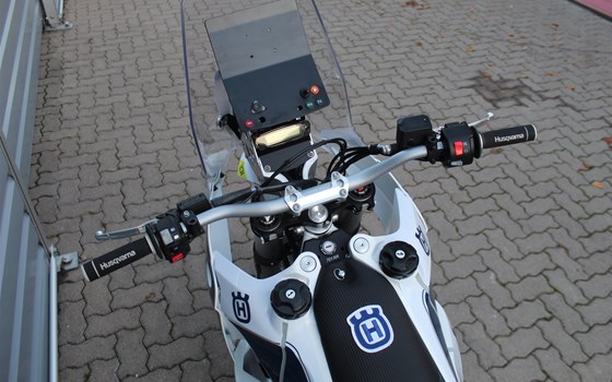 Umgebautes Motorrad Husqvarna 701 Enduro von Bräuer Motorradsport KG - Bild 6 Umgebautes Motorrad Husqvarna 701 Enduro von Bräuer Motorradsport KG - Bild 6