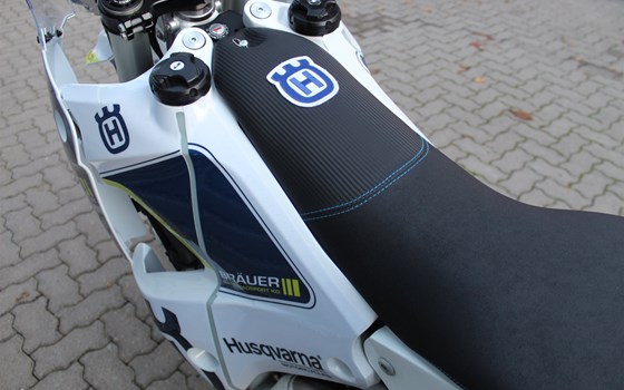 Umgebautes Motorrad Husqvarna 701 Enduro von Bräuer Motorradsport KG - Bild 7 Umgebautes Motorrad Husqvarna 701 Enduro von Bräuer Motorradsport KG - Bild 7