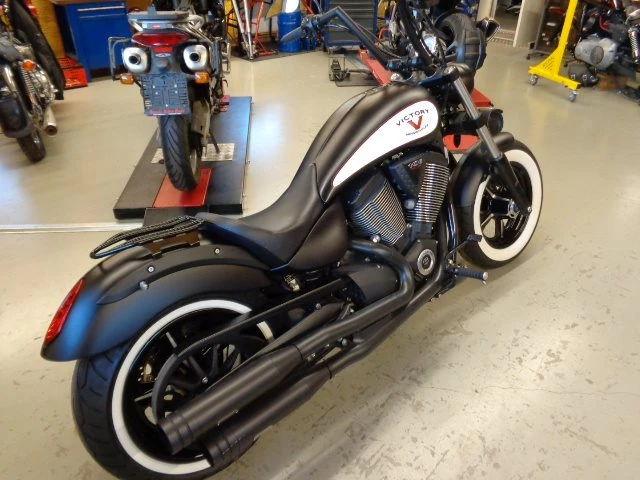 Umbgebautes Motorrad Victory High-Ball Bild 6: Umbgebautes Motorrad Victory High-Ball