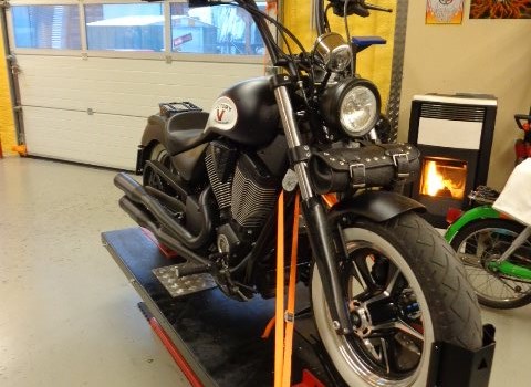Umgebautes Motorrad Victory High-Ball von Berni´s Biker Bude - Bild 3 Umgebautes Motorrad Victory High-Ball von Berni´s Biker Bude - Bild 3
