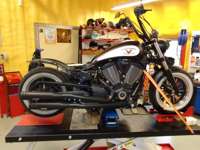 Umbgebautes Motorrad Victory High-Ball Bild 5: Umbgebautes Motorrad Victory High-Ball