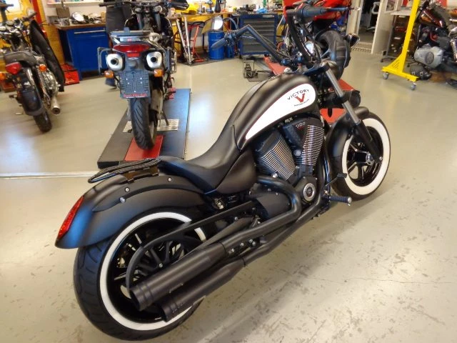 Umbgebautes Motorrad Victory High-Ball Bild 8: Umbgebautes Motorrad Victory High-Ball