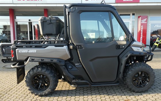 Umgebautes Motorrad Can-Am Traxter Pro von Zweirad-Center Zöller - Bild 7 Umgebautes Motorrad Can-Am Traxter Pro von Zweirad-Center Zöller - Bild 7