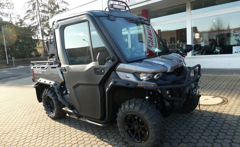 Umbgebautes Motorrad Can-Am Traxter Pro Bild 8: Umbgebautes Motorrad Can-Am Traxter Pro