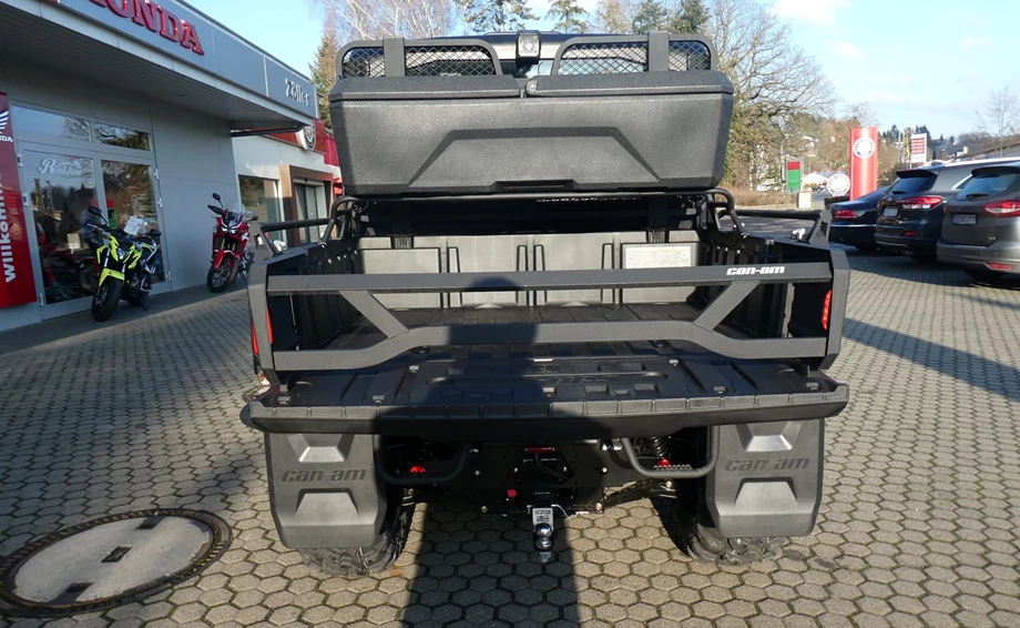 Umbgebautes Motorrad Can-Am Traxter Pro Bild 5: Umbgebautes Motorrad Can-Am Traxter Pro