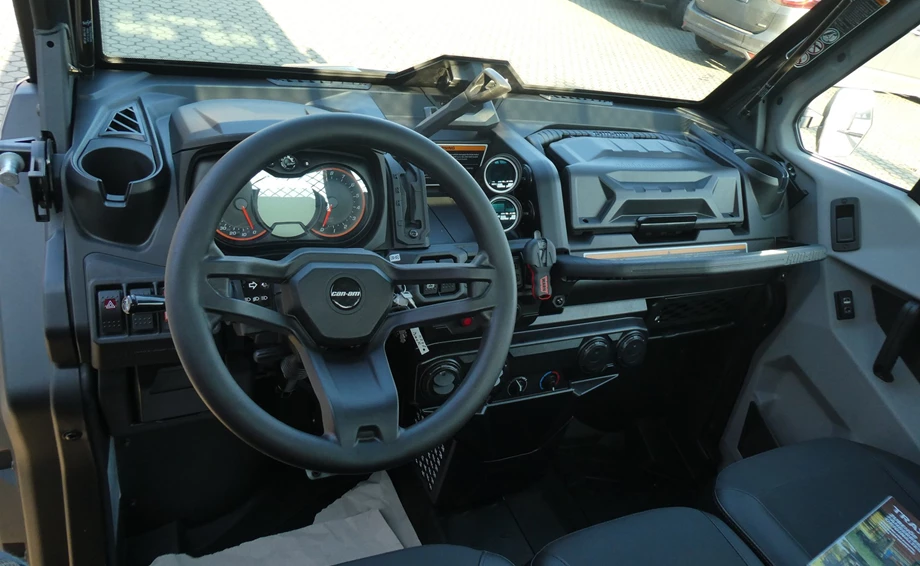 Umbgebautes Motorrad Can-Am Traxter Pro Bild 13: Umbgebautes Motorrad Can-Am Traxter Pro