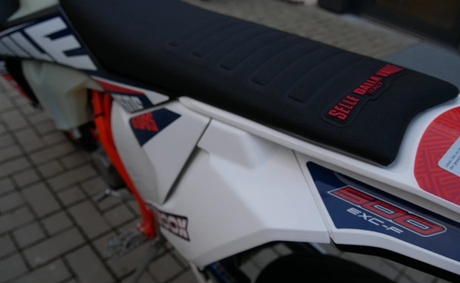 Umbgebautes Motorrad KTM 500 EXC-F SIX DAYS Bild 15: Umbgebautes Motorrad KTM 500 EXC-F SIX DAYS