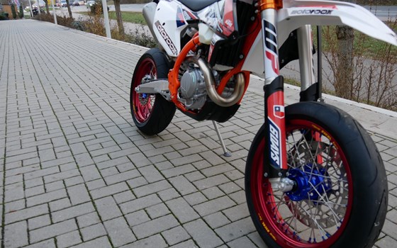 Umgebautes Motorrad KTM 500 EXC-F SIX DAYS von motoroox GmbH - Bild 6 Umgebautes Motorrad KTM 500 EXC-F SIX DAYS von motoroox GmbH - Bild 6