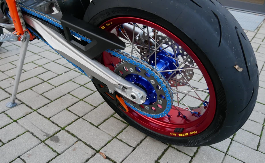 Umbgebautes Motorrad KTM 500 EXC-F SIX DAYS Bild 12: Umbgebautes Motorrad KTM 500 EXC-F SIX DAYS