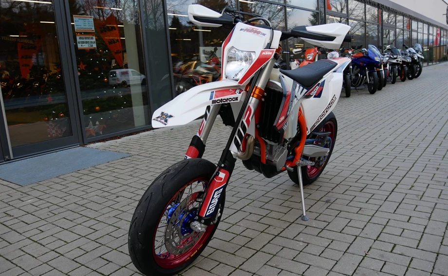 Umbgebautes Motorrad KTM 500 EXC-F SIX DAYS Bild 3: Umbgebautes Motorrad KTM 500 EXC-F SIX DAYS