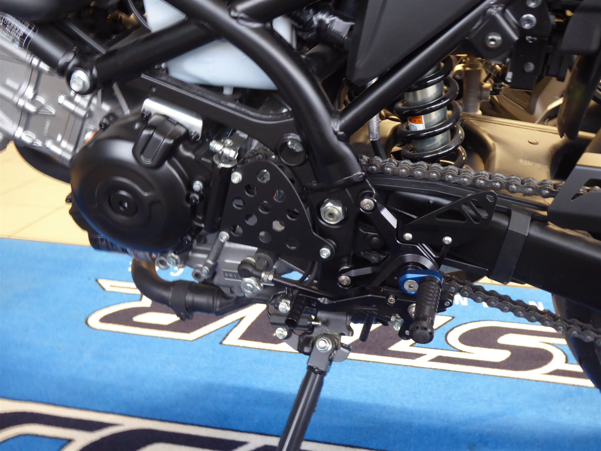 Motorrad Bremsbeläge wechseln  Suzuki SV 650 Caferacer –