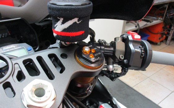 Umgebautes Motorrad Yamaha R1 von GSN Motorraeder - Bild 12 Umgebautes Motorrad Yamaha R1 von GSN Motorraeder - Bild 12