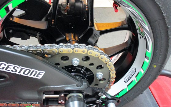 Umgebautes Motorrad Yamaha R1 von GSN Motorraeder - Bild 14 Umgebautes Motorrad Yamaha R1 von GSN Motorraeder - Bild 14