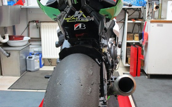Umgebautes Motorrad Yamaha R1 von GSN Motorraeder - Bild 15 Umgebautes Motorrad Yamaha R1 von GSN Motorraeder - Bild 15