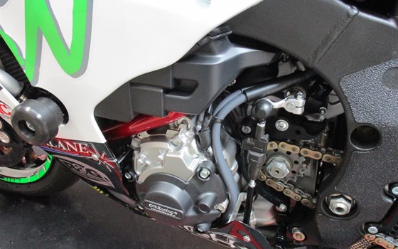 Umgebautes Motorrad Yamaha R1 von GSN Motorraeder - Bild 6 Umgebautes Motorrad Yamaha R1 von GSN Motorraeder - Bild 6